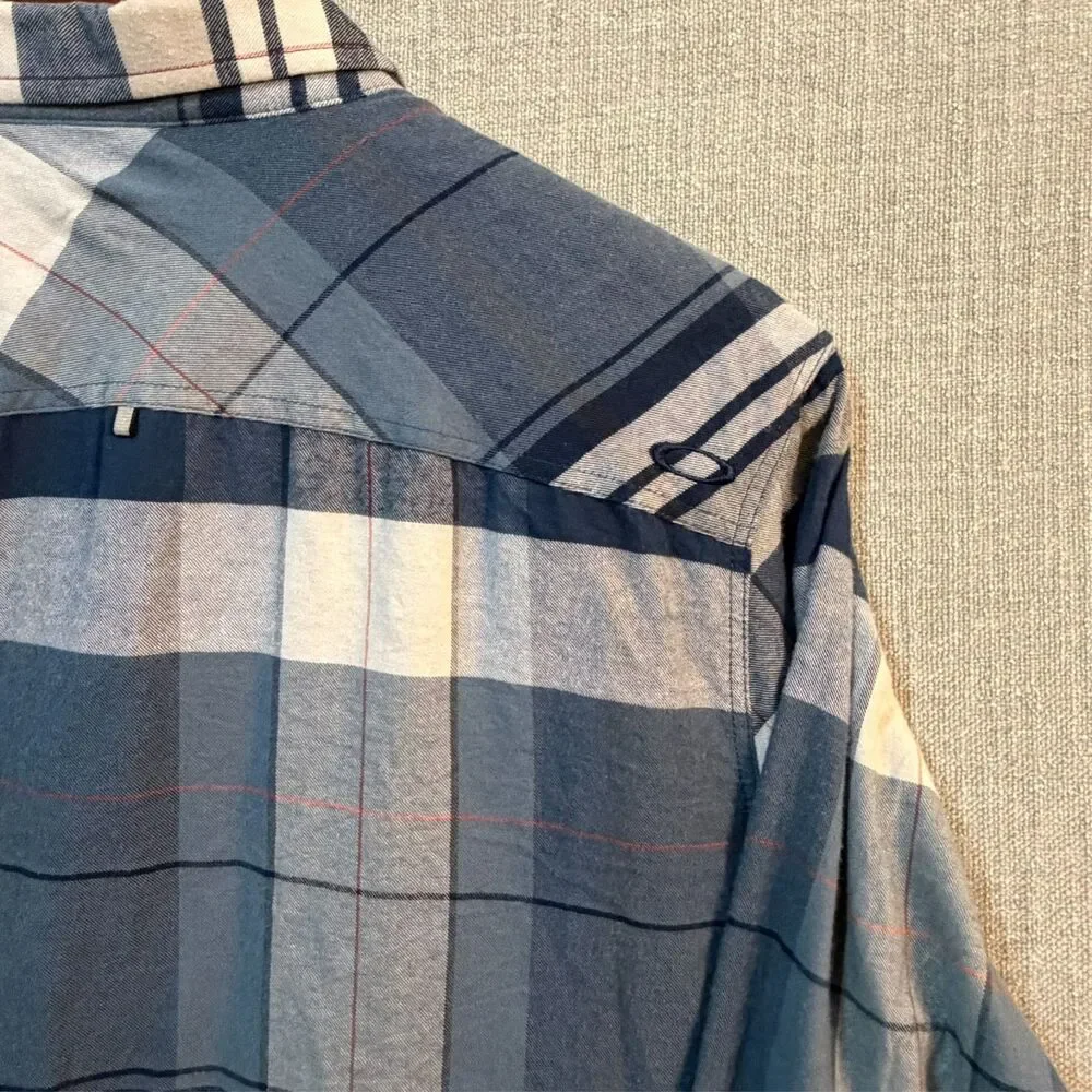 Oakley Men’s Plaid Button Down Shirt Large Blue White Cotton Regular Fit FA16 - Picture 8 of 10